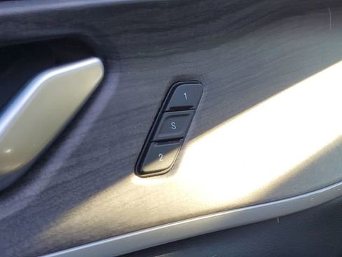 Used 2024 Jeep Grand Cherokee Limited image 13