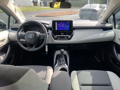 Used 2024 Toyota Corolla LE FWD image 31