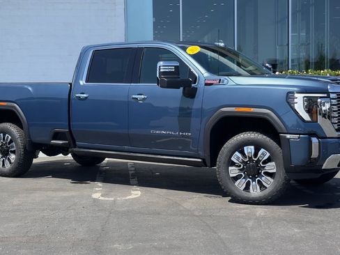 New 2026 GMC Sierra 3500 Denali w/ Denali Reserve Package AWD/4WD image 2
