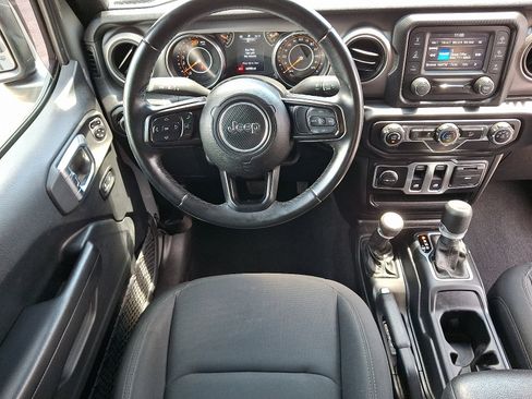 Certified 2020 Jeep Wrangler Sport AWD/4WD image 11