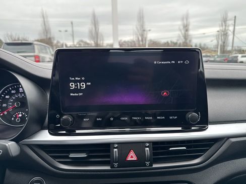 Used 2024 Kia Forte GT-Line w/ GT-Line Premium Package image 12