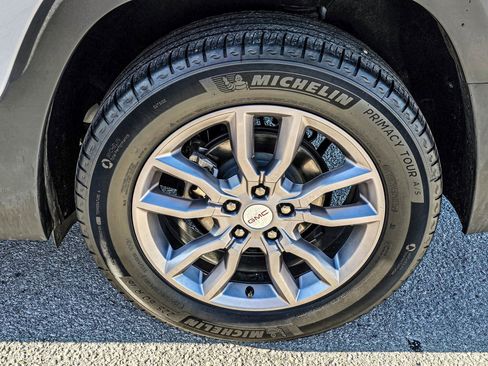 Certified 2024 GMC Terrain SLT image 8