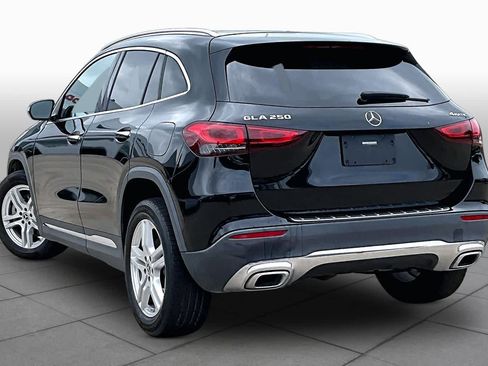 Used 2021 Mercedes-Benz GLA 250 4MATIC w/ Premium Package image 12