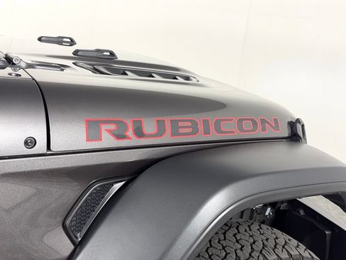 Certified 2025 Jeep Wrangler Unlimited Rubicon w/ Convenience Group AWD/4WD image 13