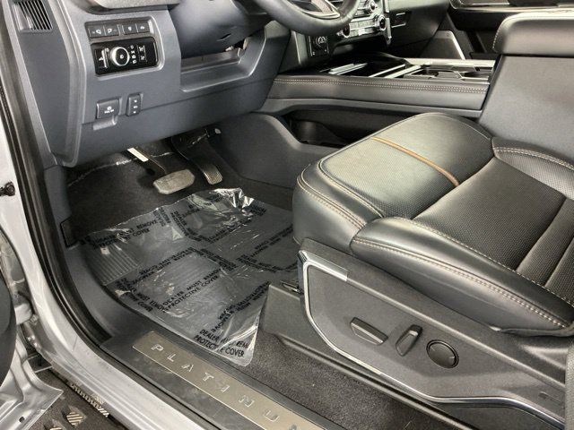 Used 2023 Ford F350 Platinum w/ Tremor Off-Road Package AWD/4WD image 19