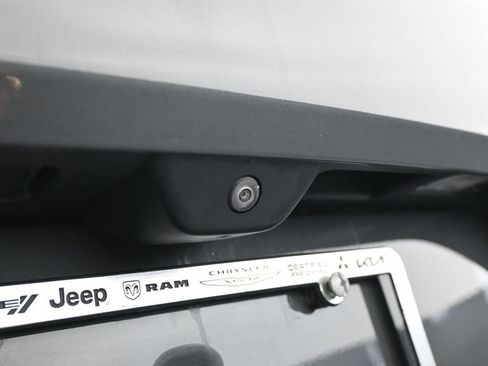 Used 2022 Jeep Grand Cherokee L Limited RWD image 36