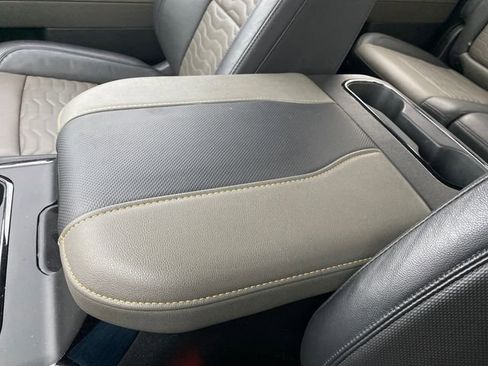 Used 2024 Chevrolet Silverado 2500 ZR2 w/ Technology Package image 31