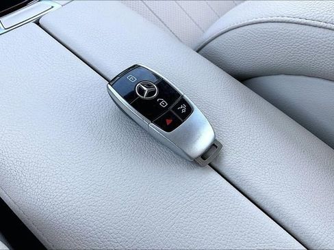Used 2019 Mercedes-Benz E 300 4MATIC image 38