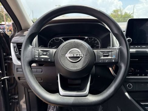 Certified 2022 Nissan Rogue SV FWD image 27