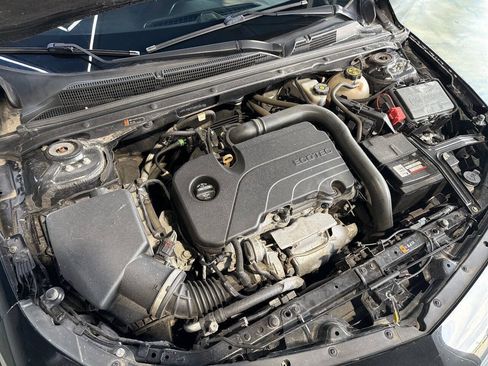 Used 2018 Chevrolet Malibu LT w/ Redline Edition FWD image 28
