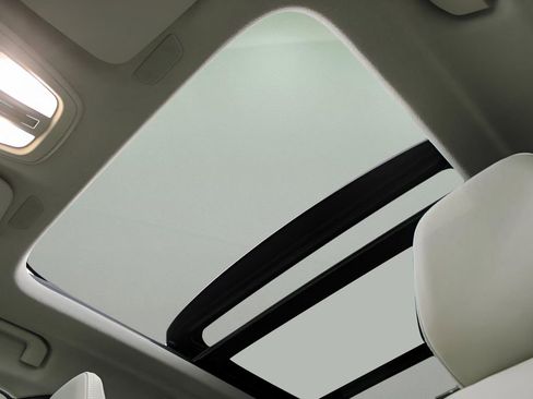 New 2026 Volvo XC40 B5 Plus w/ Protection Package Premier image 17