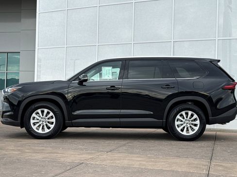 Certified 2025 Toyota Grand Highlander AWD image 8