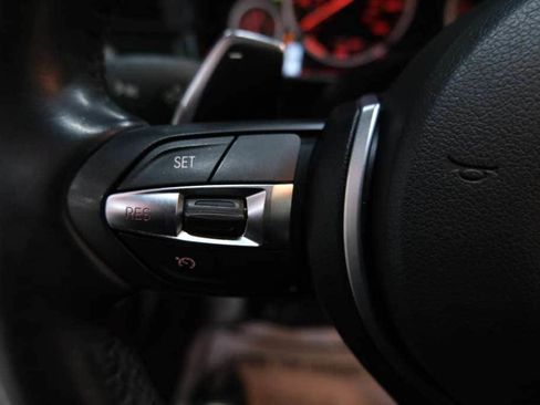 Used 2016 BMW 550i xDrive Sedan image 40