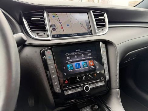 Used 2023 INFINITI QX50 Sport image 16