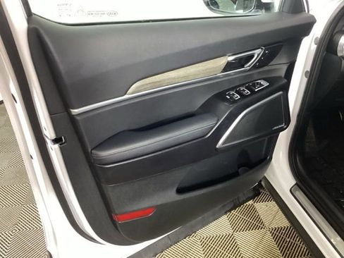 Used 2021 Kia Telluride SX w/ SX Prestige Package image 16