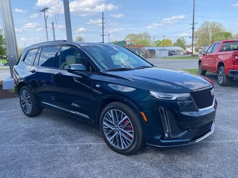 Used 2024 Cadillac XT6 Sport w/ Technology Package AWD/4WD image 7