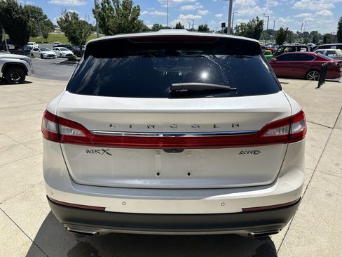 Used 2016 Lincoln MKX Reserve w/ Technology Package AWD/4WD image 8