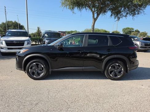 Certified 2025 Nissan Rogue SV AWD/4WD image 5