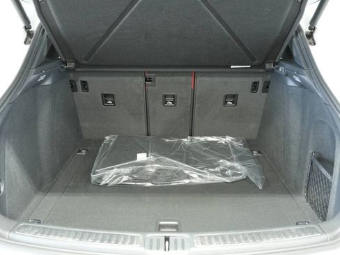 New 2025 Porsche Macan image 28