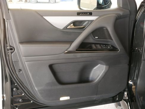 Used 2026 Lexus LX 600 F Sport w/ Accessory Package (Z1) AWD/4WD image 6