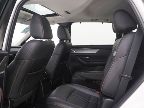 Certified 2024 MAZDA CX-90 Plug-In Hybrid w/ Preferred AWD/4WD image 22