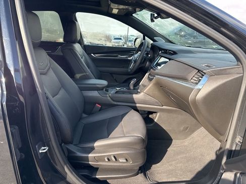 Used 2022 Cadillac XT5 Premium Luxury w/ LPO, Floor Liner Package image 19