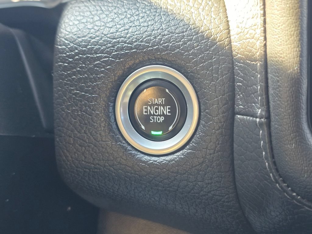 Used 2021 GMC Yukon XL Denali AWD/4WD image 31