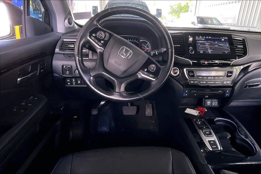 Used 2022 Honda Pilot Touring image 5