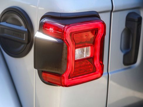 Used 2023 Jeep Wrangler Unlimited Rubicon 392 w/ Xtreme Recon 35" Tire Package image 8