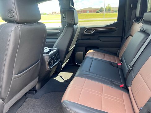 Used 2024 Chevrolet Silverado 1500 High Country w/ Technology Package image 17