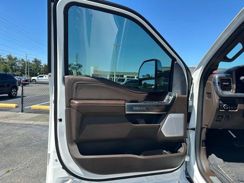 New 2025 Ford F250 King Ranch w/ Chrome Package image 29