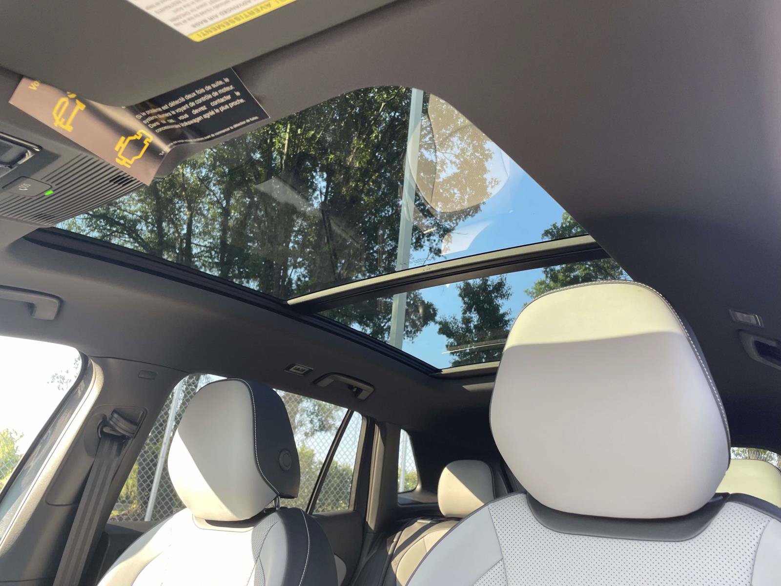 New 2026 Volkswagen Tiguan SE R-Line FWD image 18