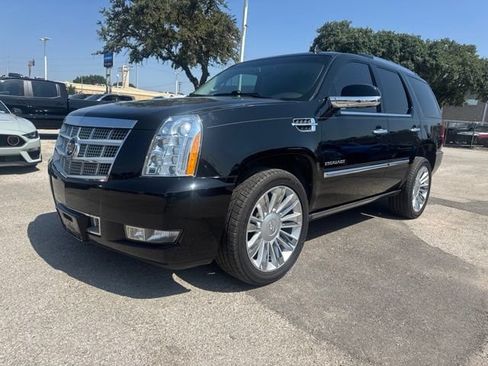 Used 2014 Cadillac Escalade Platinum AWD/4WD image 2