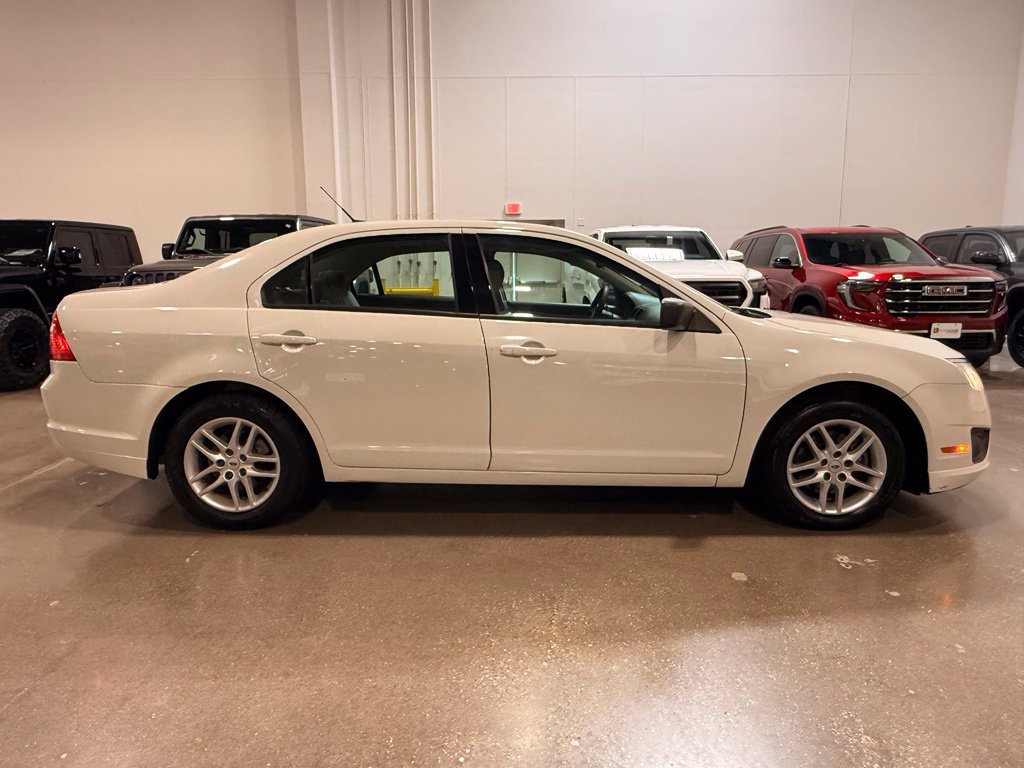 Used 2012 Ford Fusion S FWD image 4