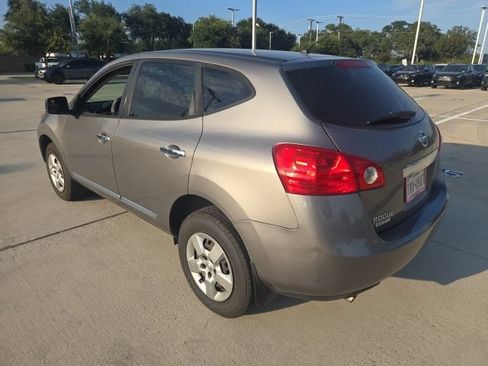Used 2015 Nissan Rogue S FWD image 4