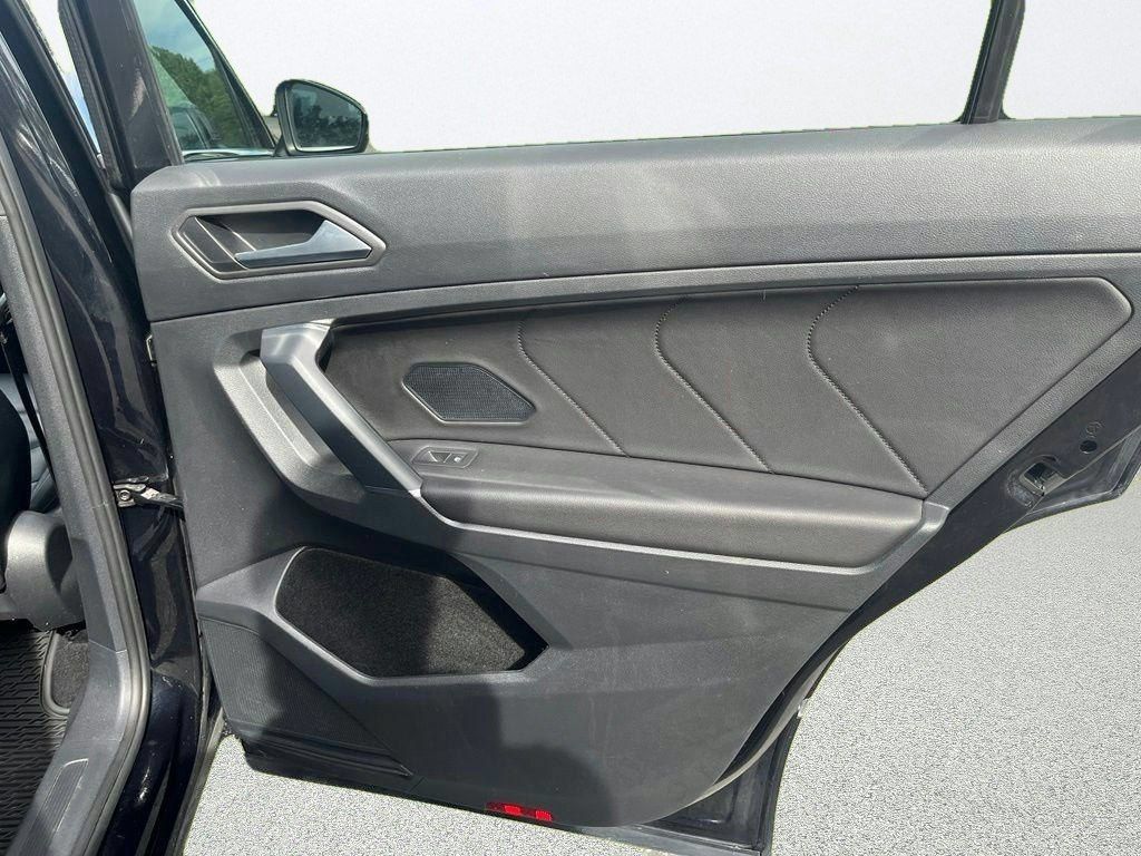 Used 2020 Volkswagen Tiguan SEL Premium R-Line w/ 3rd Row Seat Package AWD/4WD image 26