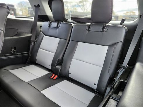 Certified 2022 Ford Explorer XLT w/ Equipment Group 202A image 18