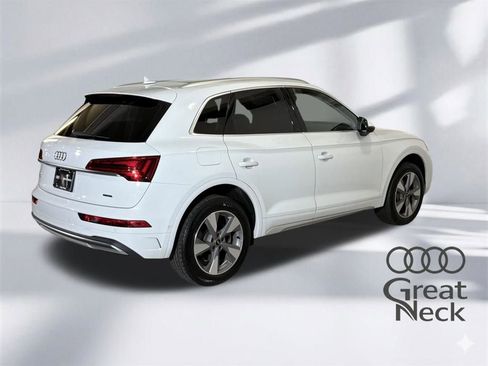 Used 2023 Audi Q5 Prestige w/ Prestige Package image 9
