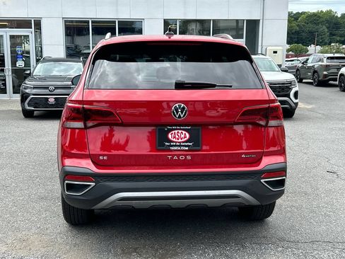 Used 2024 Volkswagen Taos SE AWD/4WD image 3