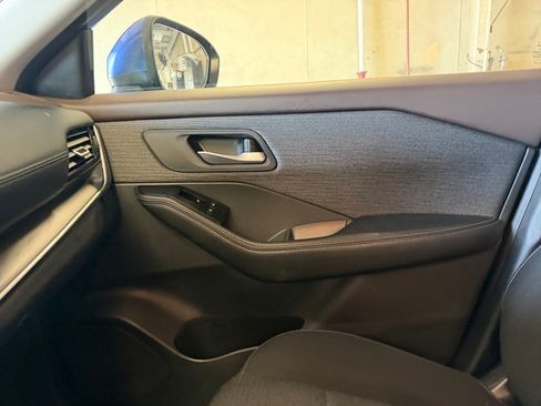 Used 2021 Nissan Rogue SV AWD/4WD image 35