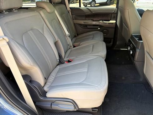 Used 2019 Ford Expedition Limited w/ Equipment Group 301A RWD image 17