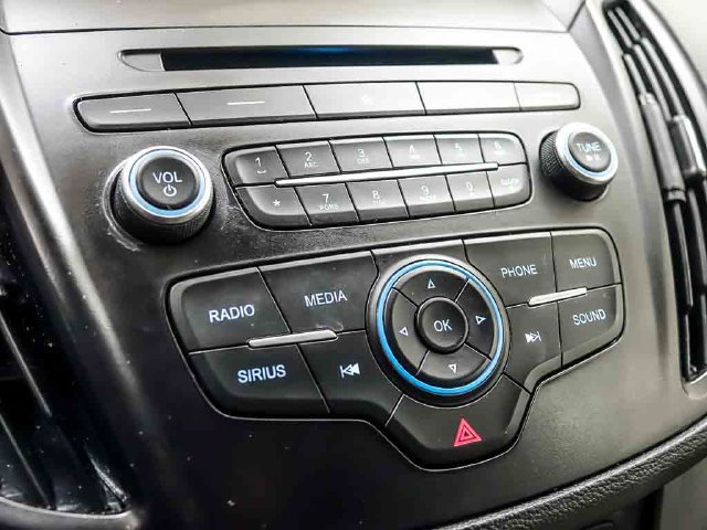 Used 2017 Ford Escape SE w/ SE Cold Weather Package AWD/4WD image 18
