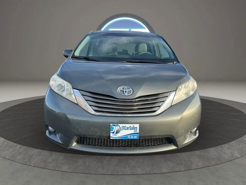 Used 2012 Toyota Sienna XLE FWD image 14