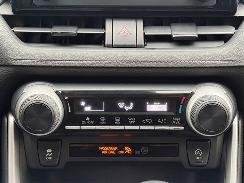 Used 2019 Toyota RAV4 LE image 25