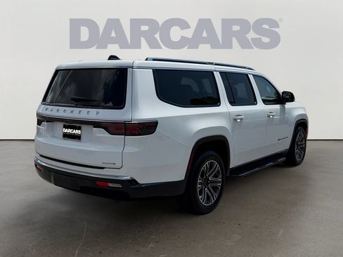 Used 2024 Jeep Wagoneer L Series II w/ Flexible Seating Group AWD/4WD image 7