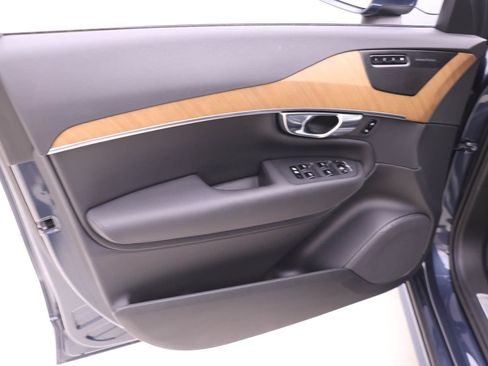 Used 2025 Volvo XC90 B6 Plus w/ Protection Package Premier AWD/4WD image 13