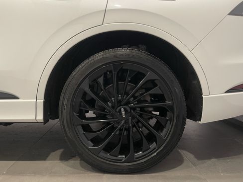 Used 2024 Lincoln Aviator Reserve w/ Equipment Group 201A image 8