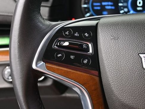 Used 2020 Cadillac Escalade Luxury w/ Escalade Sport Edition AWD/4WD image 31