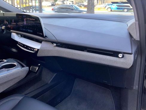 Used 2025 Cadillac Optiq Luxury 1 image 18