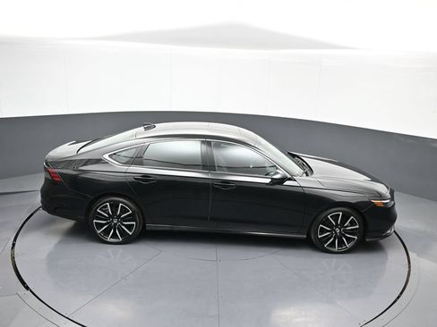 Certified 2025 Honda Accord Touring image 36